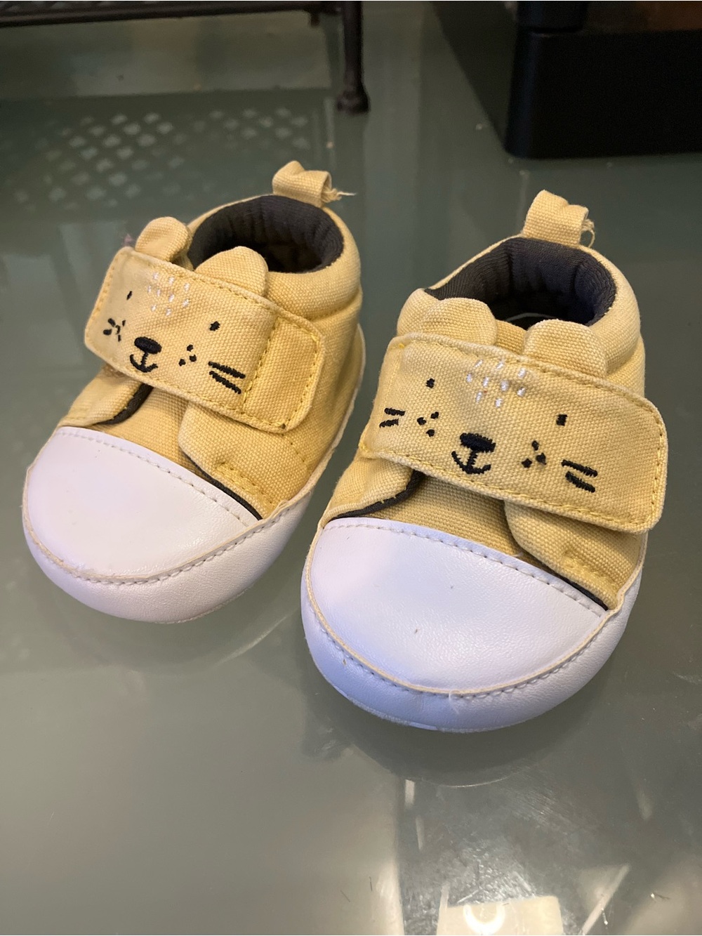 Gerber Yellow Cat Face Hook-and-Loop Baby Sneakers 0-3 Months